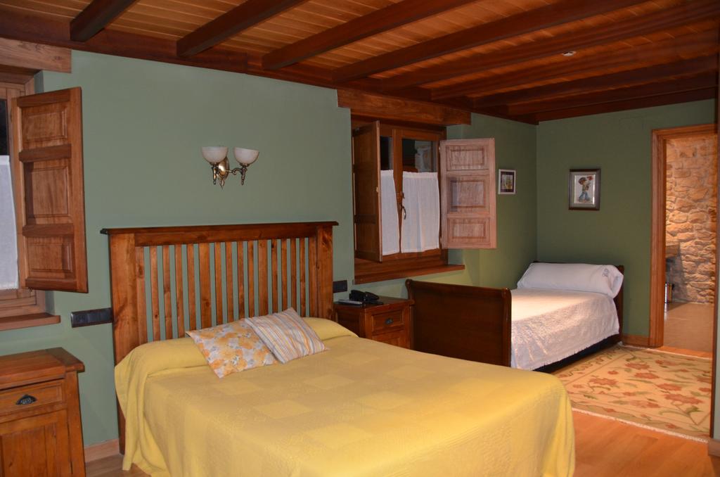 Hotel Casona De Tresali Аргуэро Номер фото