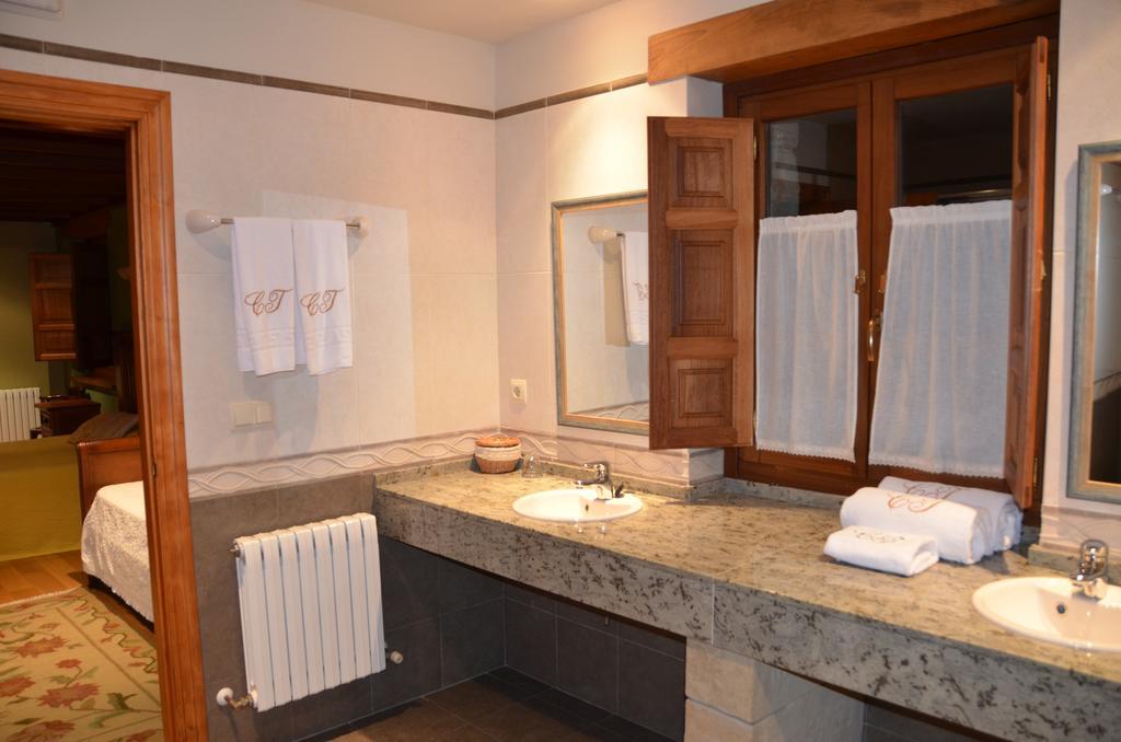 Hotel Casona De Tresali Аргуэро Номер фото
