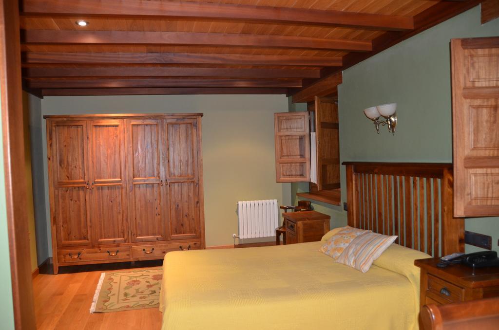 Hotel Casona De Tresali Аргуэро Номер фото